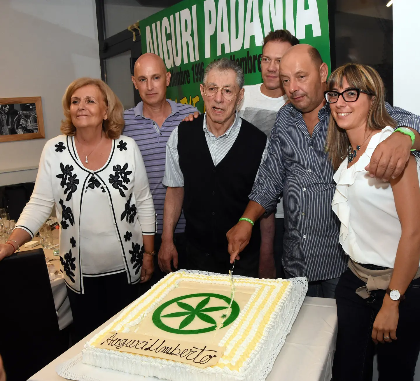 Umberto Bossi, compleanno tra i fedelissimi a Lissone