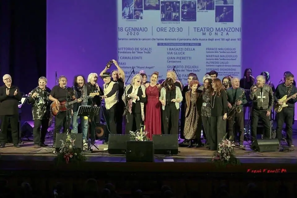 Sanremo amarcord sul palco del teatro Manzoni di Monza: un aiuto per i bimbi ucraini