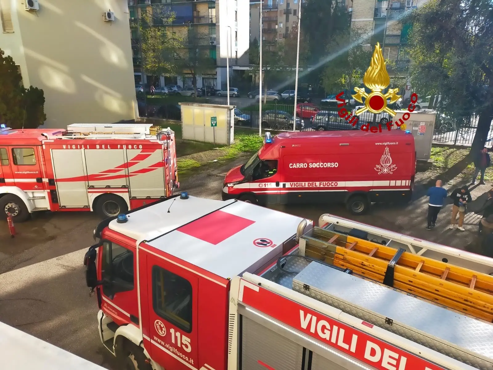 Incendio a Milano, vandali nella scuola Galilei-Luxemburg di via Paravia: alunni evacuati