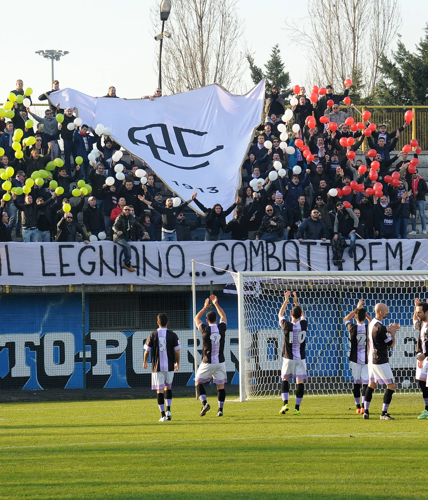 Due ultras del Legnano bloccano uno scippatore