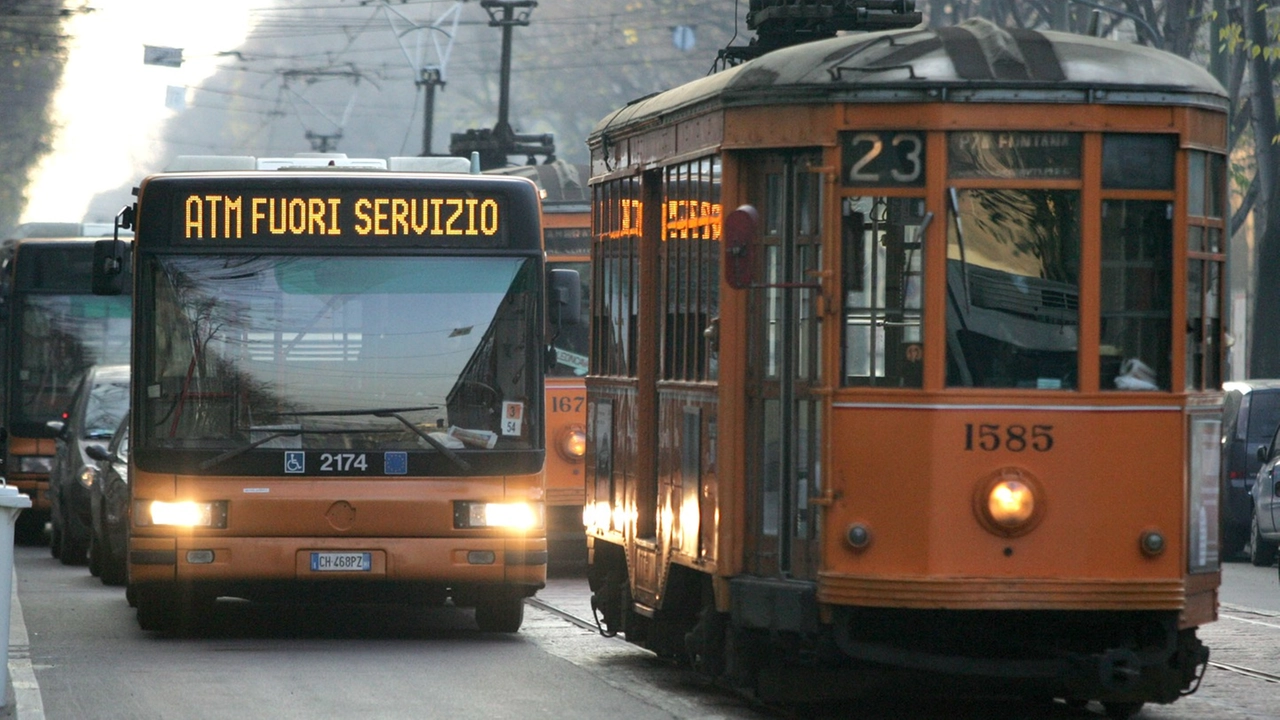 Mezzi pubblici fuori servizio a Milano (archivio)