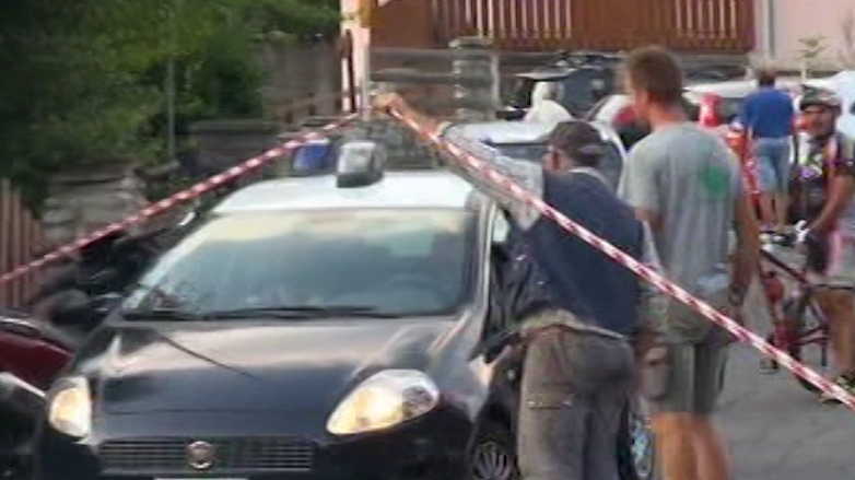 L’arrivo dei carabinieri in via Stella 30, a Vezza d’Oglio 