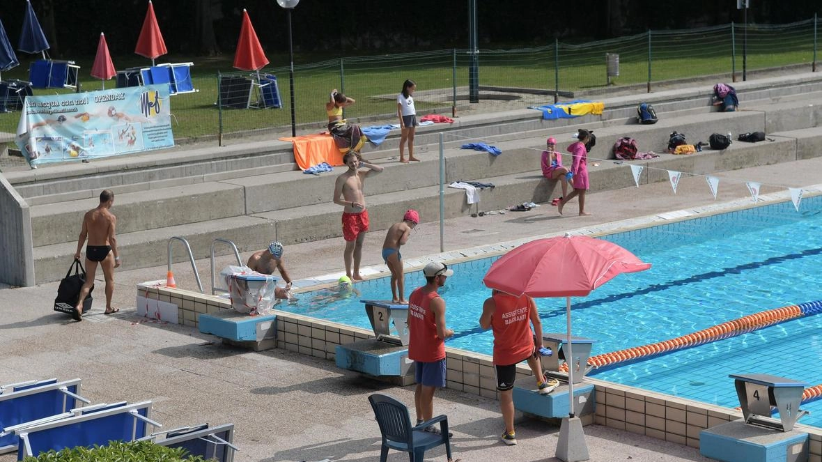 Parco e piscine, prove di riapertura  San Donato si lecca le ferite:  "Priorità, i giardini delle scuole"
