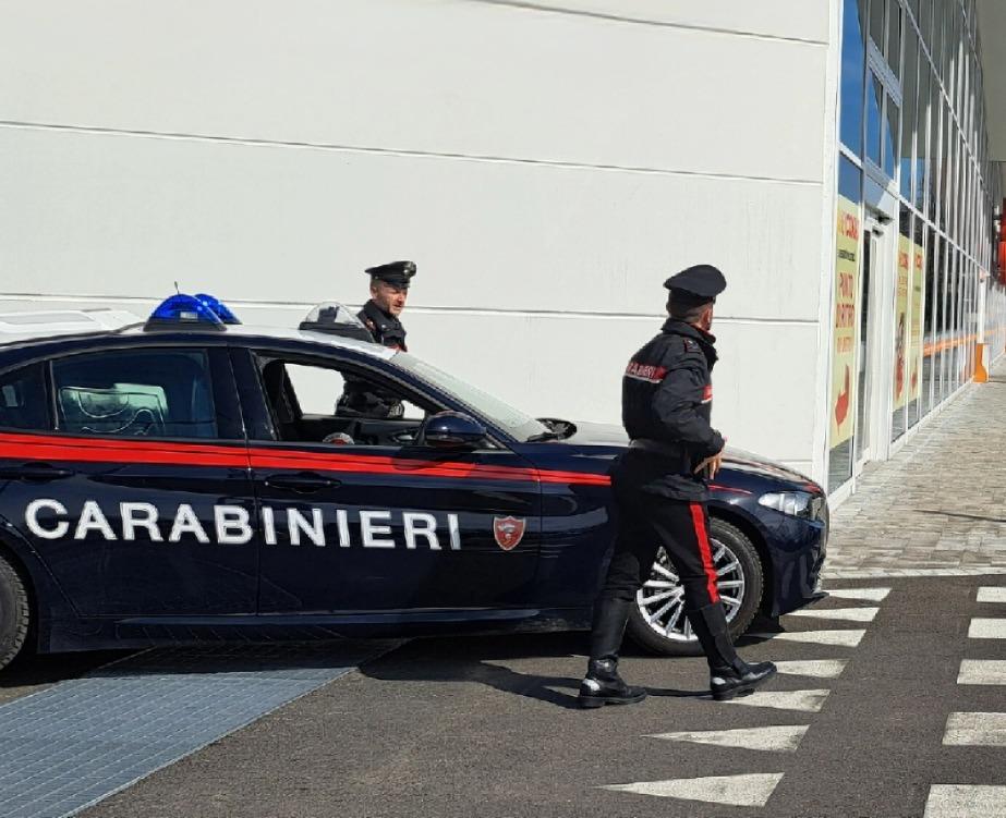 Seregno Ubriaca Al Volante Distrugge Due Auto E Aggredisce La Proprietaria Di Una Delle Vetture