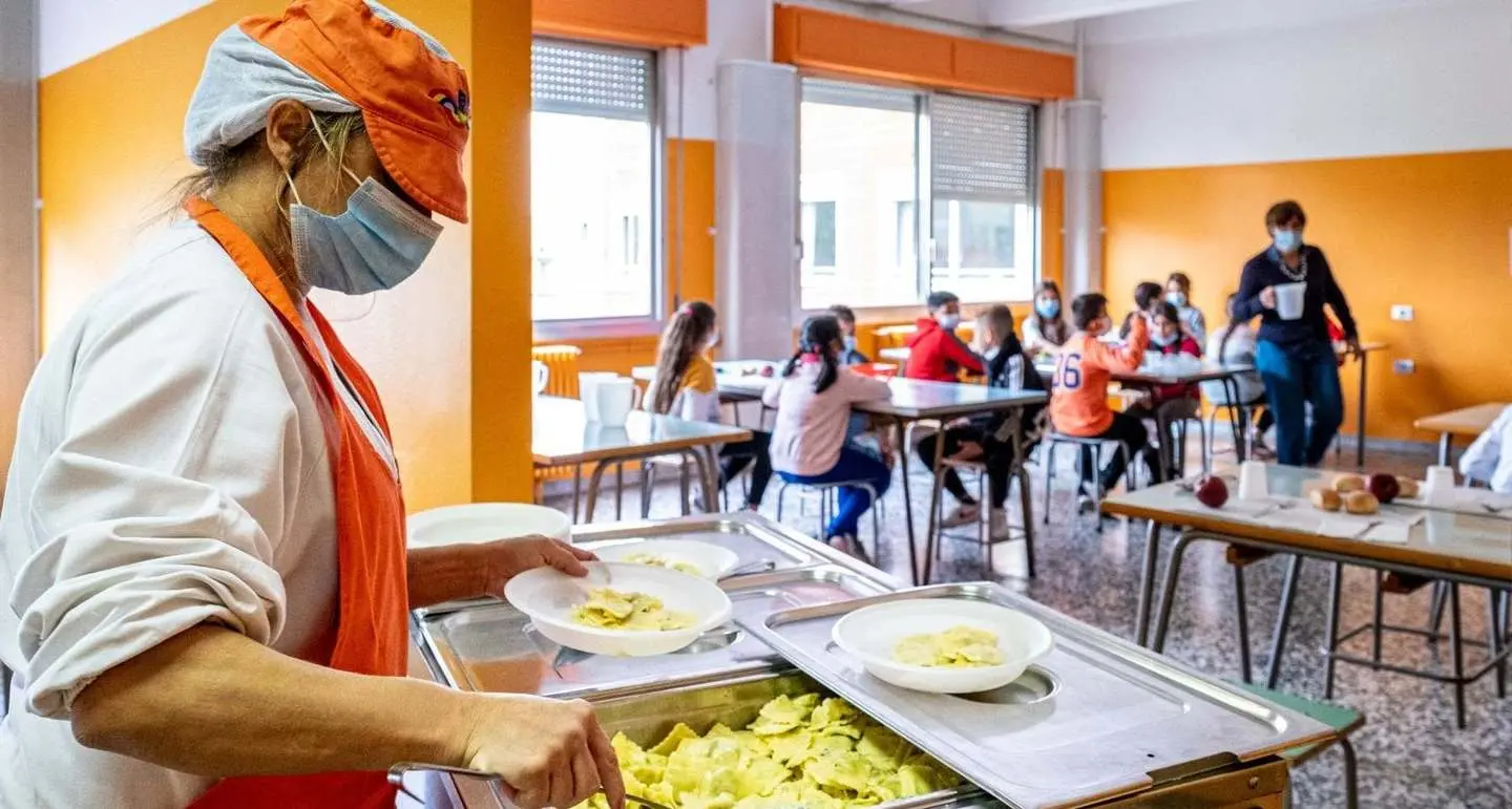 Scuole comunali Milano: stangata su rette e mense. A quanto ammontano gli aumenti