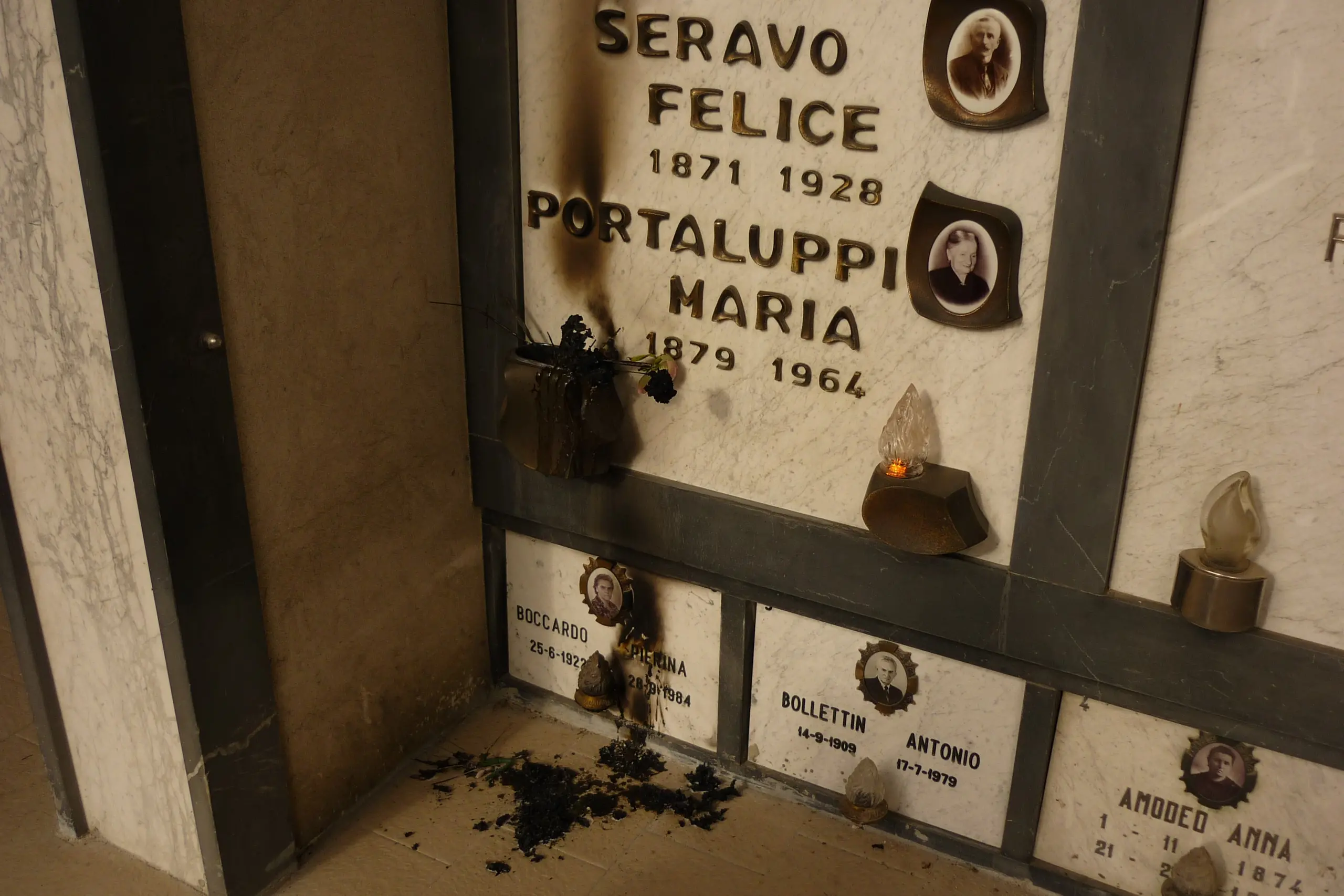 Tornano i vandali al cimitero