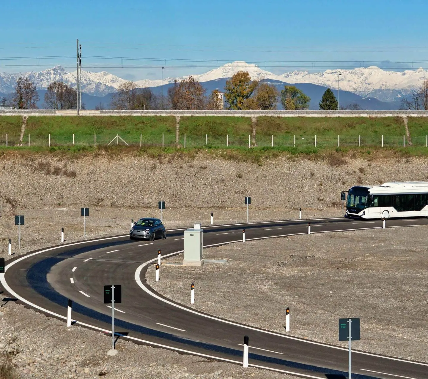 Ricarica elettrica a induzione: rivoluzione green in aeroporto