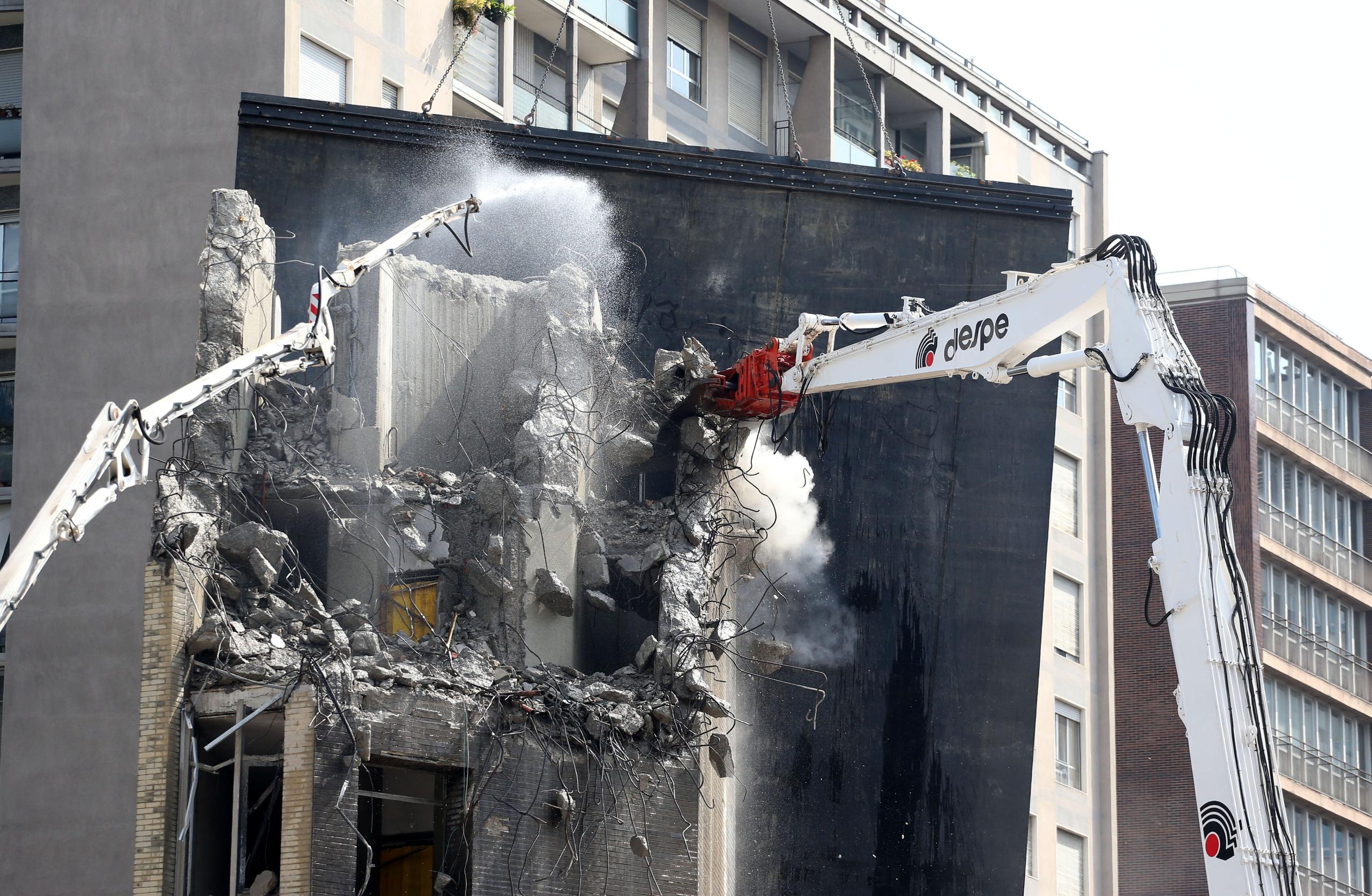 Via Melchiorre Gioia Spettacolare Demolizione Dell Ex Palazzo Inps Foto E Video