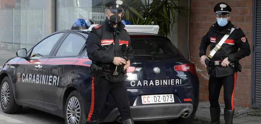 Pandino, tenta di uccidere l'ex compagna nella caserma dei carabinieri: 30enne arrestato