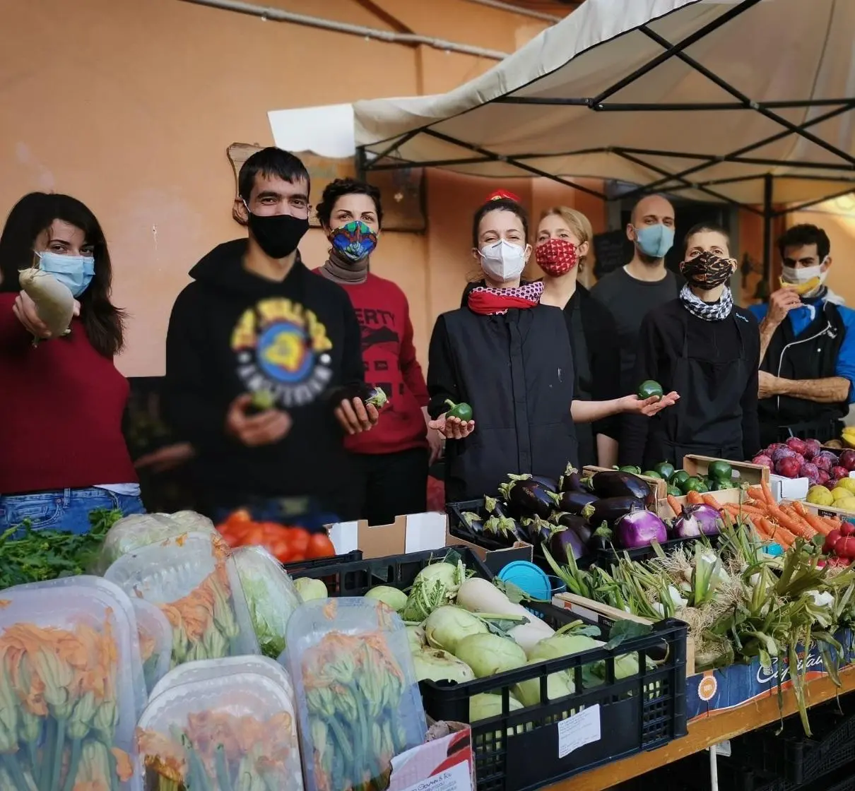 Instancabili i volontari di Mutuo Soccorso Milano