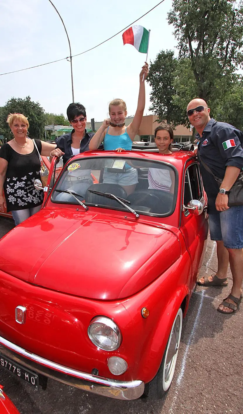 Grande festa con le Fiat 500