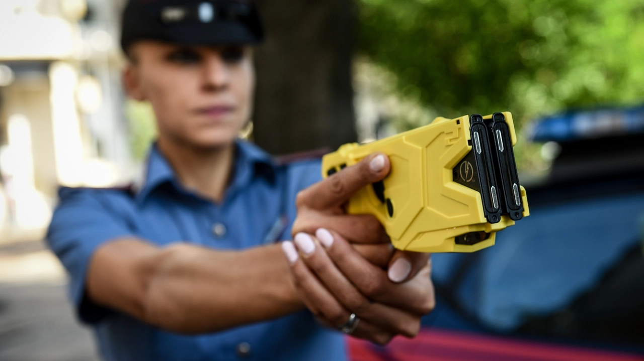 I taser sono già in dotazione ai carabinieri e alla polizia di Stato