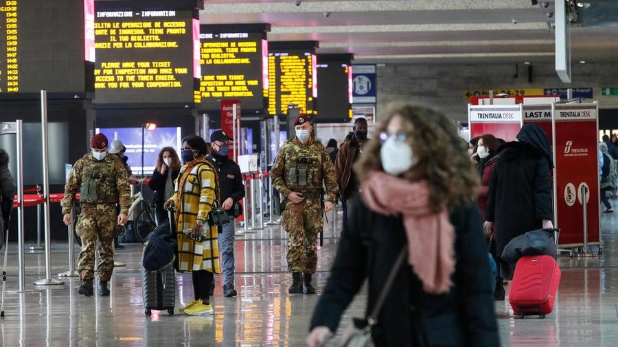 Covid, ancora vietati gli spostamenti tra regioni (foto Ansa)