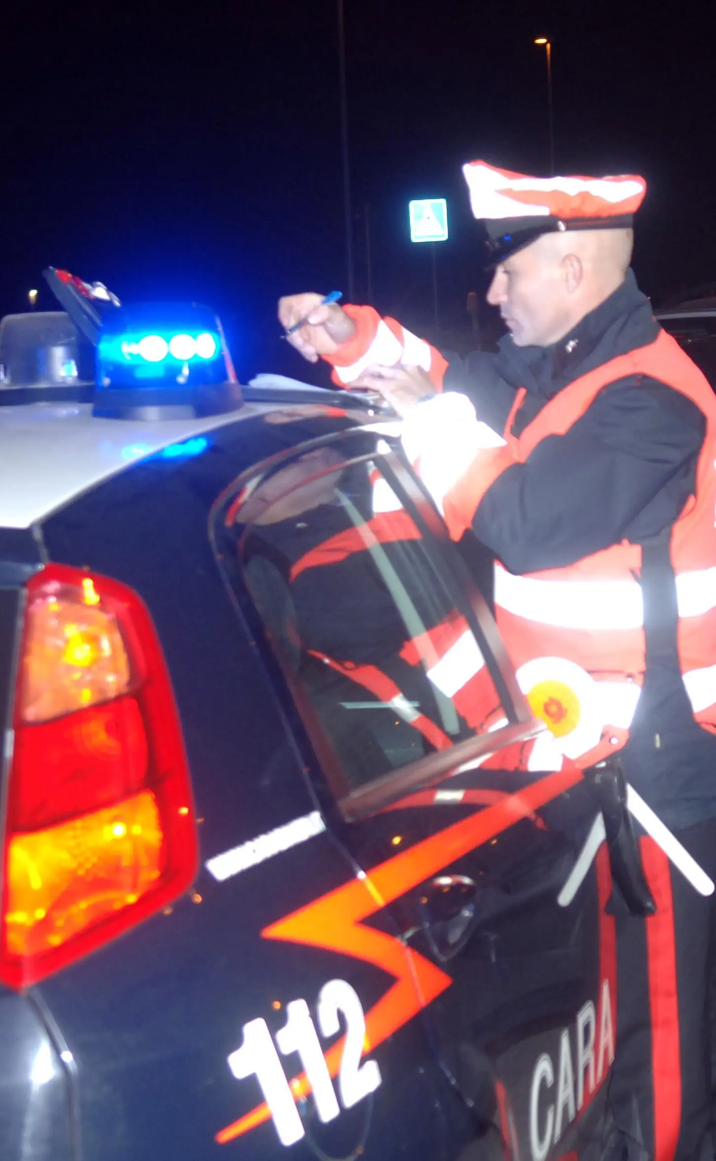 Fumano sul treno, fatti scendere