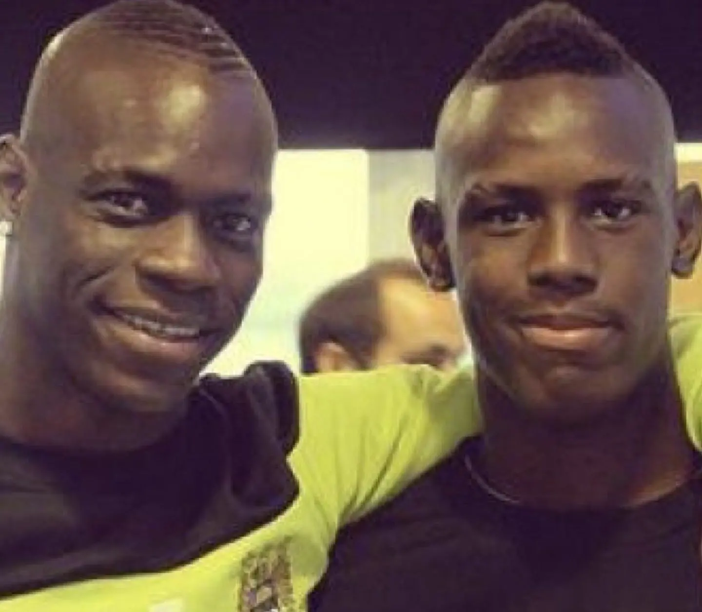 Enock Barwuah, fratello di Mario Balotelli, denunciato per rissa fuori dalla discoteca