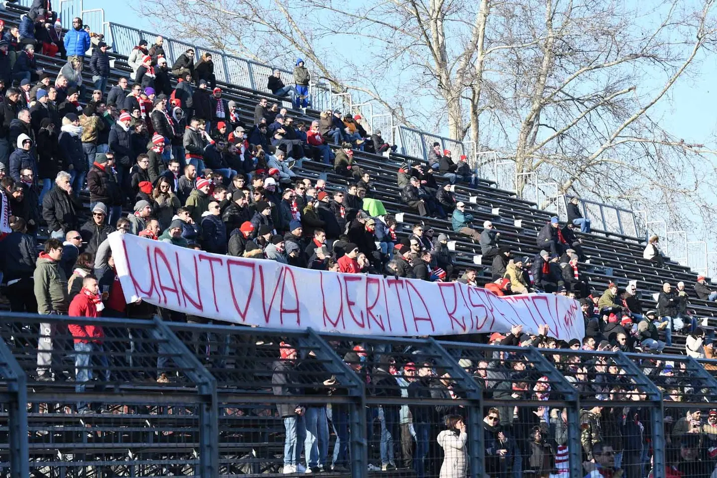 Contestazione dei tifosi: "Mantova merita rispetto"