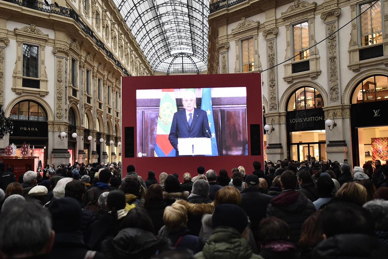 In galleria allestito maxischermo per seguire il discorso di Mattarella