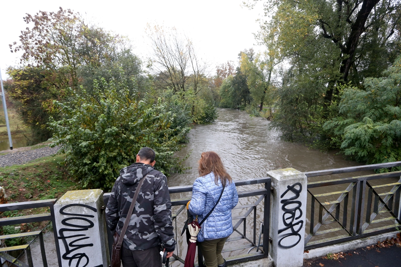 Il fiume Lambro in via Feltre (Archivio)