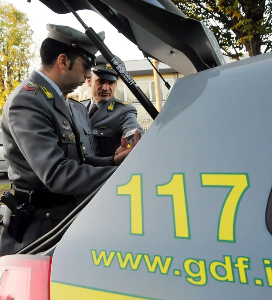 Fatture false e riciclaggio di denaro: 12 arresti e 85 indagati tra Lombardia e Piemonte