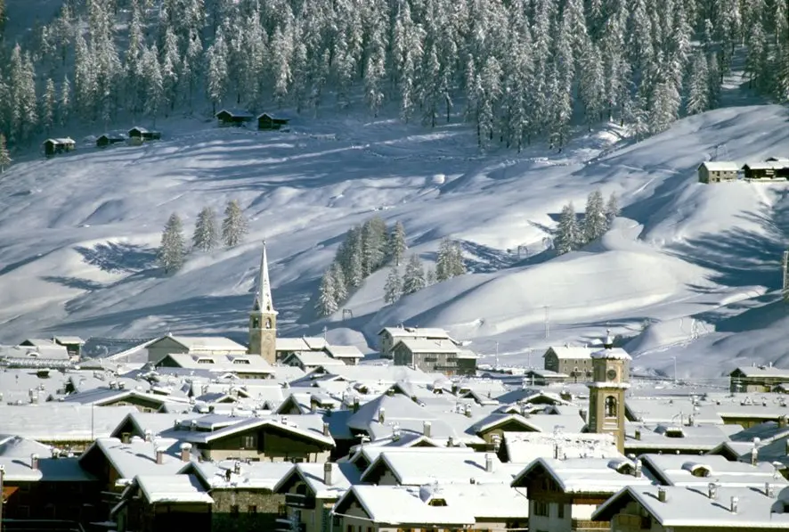 Neve, le destinazioni sciistiche più amate? La classifica: ci sono due lombarde