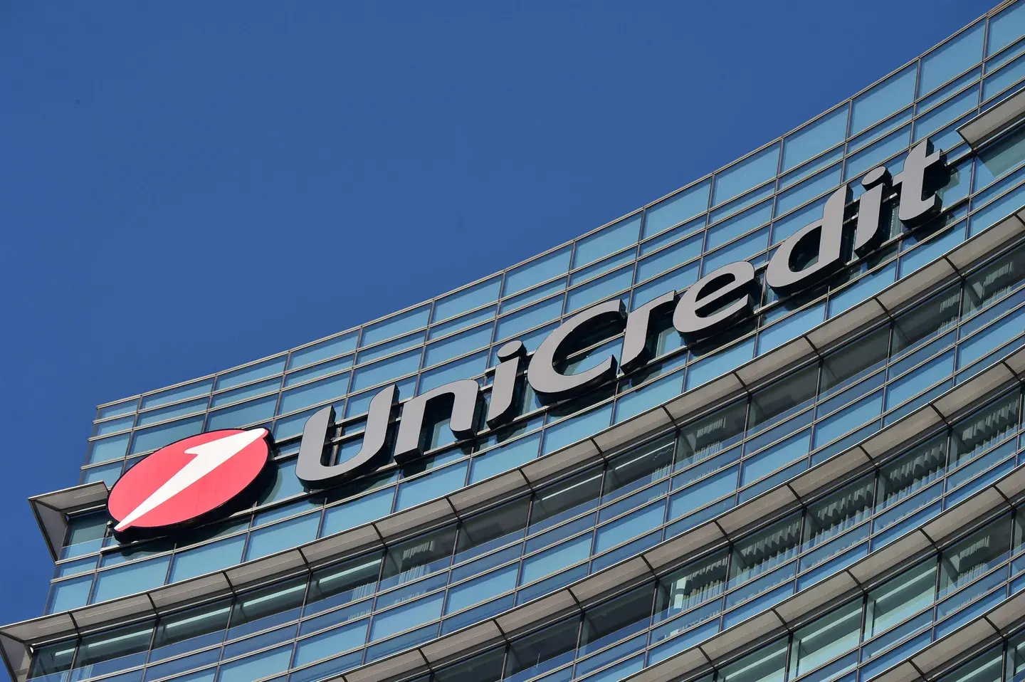 Guerra e sanzioni, Unicredit considera l'uscita dalla Russia