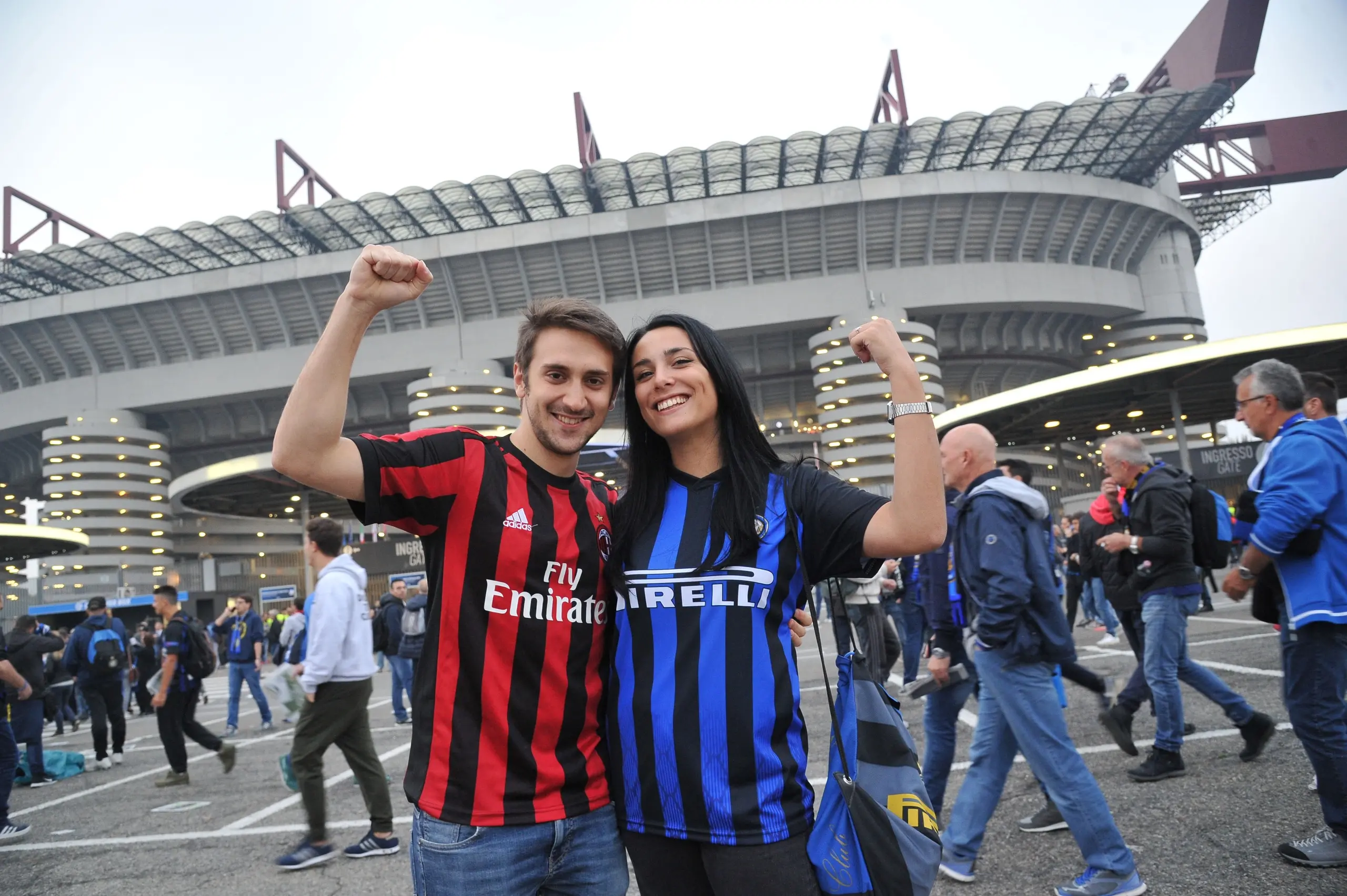 San Siro, sì al centro commerciale