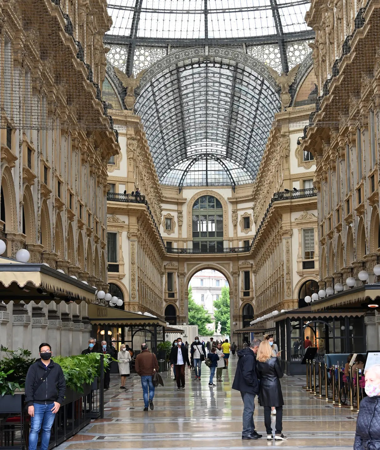 Milano, Gucci vuole altre vetrine in Galleria