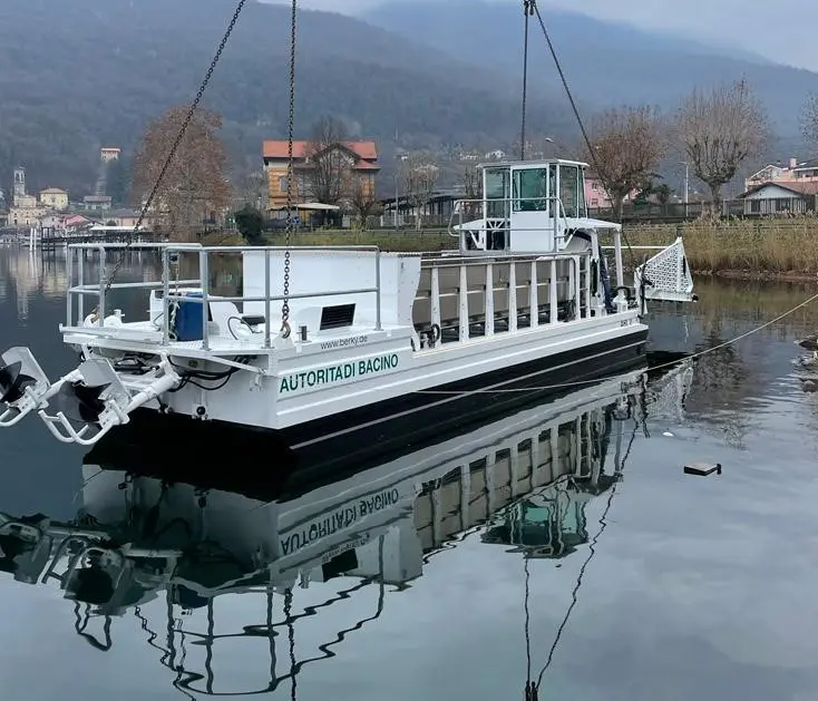 Ceresio, lago più sicuro e pulito grazie al nuovo battello spazzino