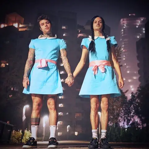 Halloween, Fedez e Fabio Rovazzi versione gemelle di "Shining"