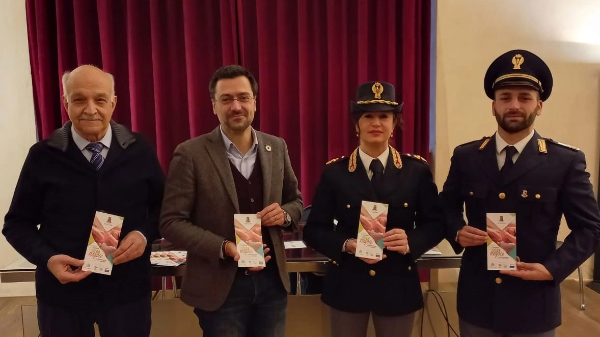 Al centro il sindaco di Legnano, Lorenzo Radice, e il vice questore Ilenia Romano