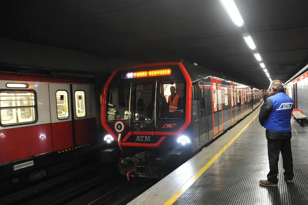 Un treno sulla linea 1