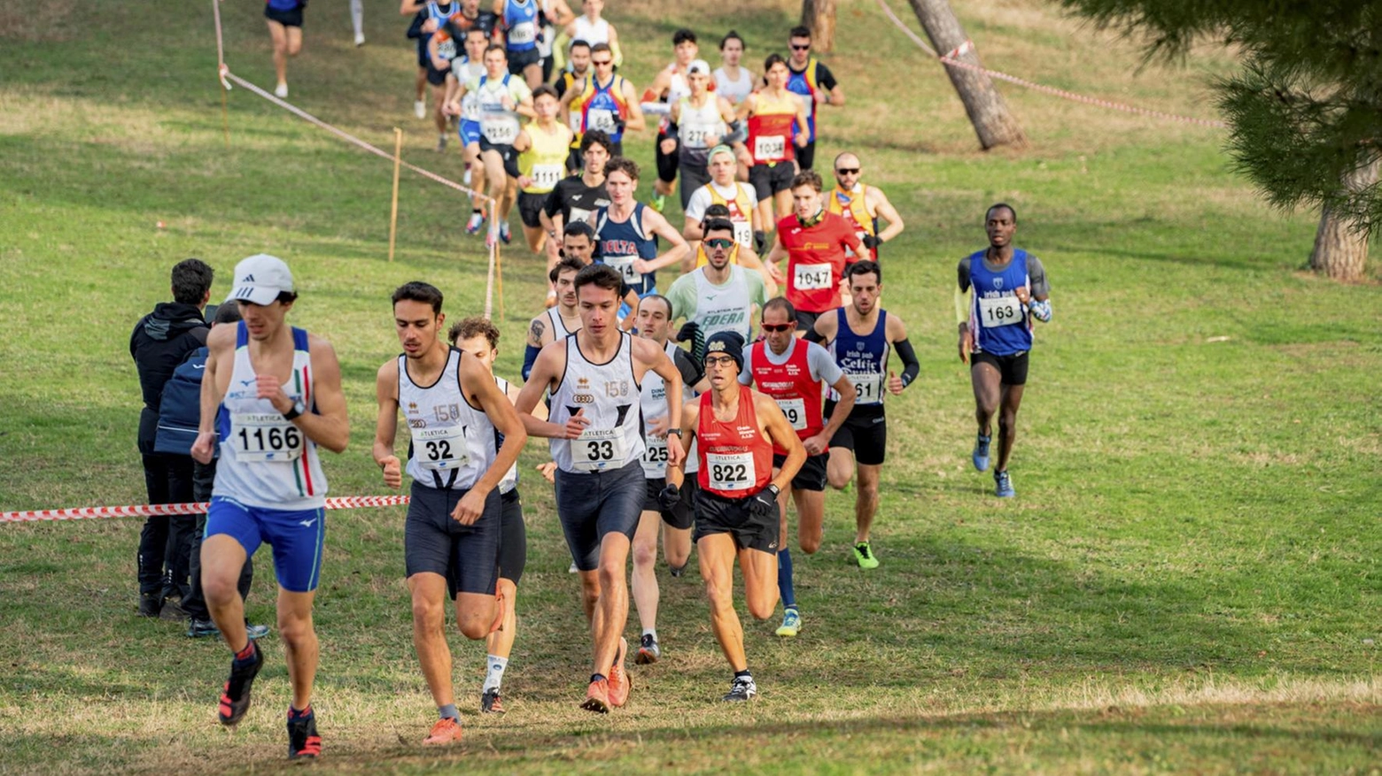 La capitale del Cross. La carica di 300 atleti al Bosco del Chignolo sognando il tricolore