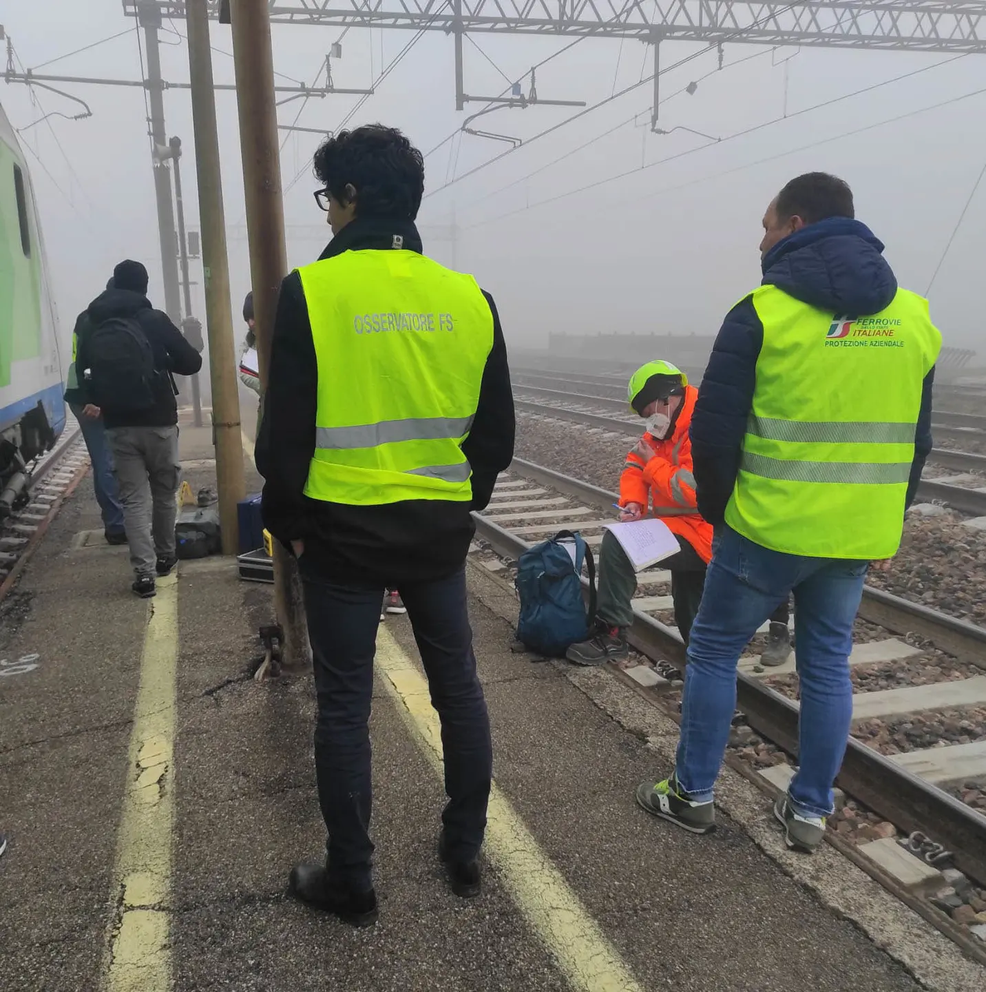 Secugnago, straziato dal treno in corsa: è un senzatetto 25enne