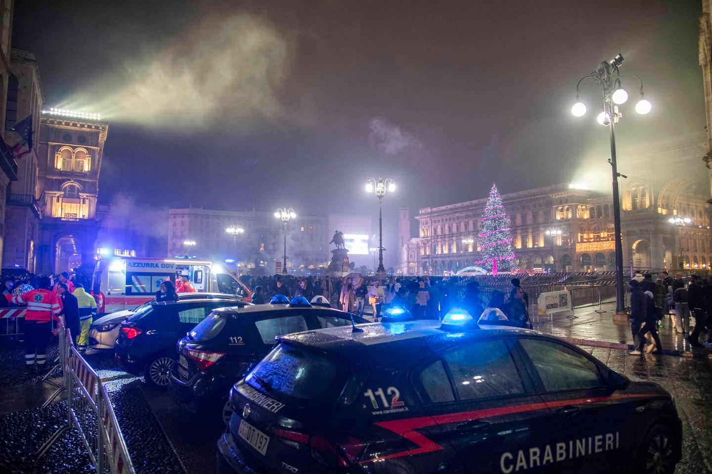 Capodanno Milano Rissa Con Coltelli E Cocci Di Bottiglia In Via Moscova