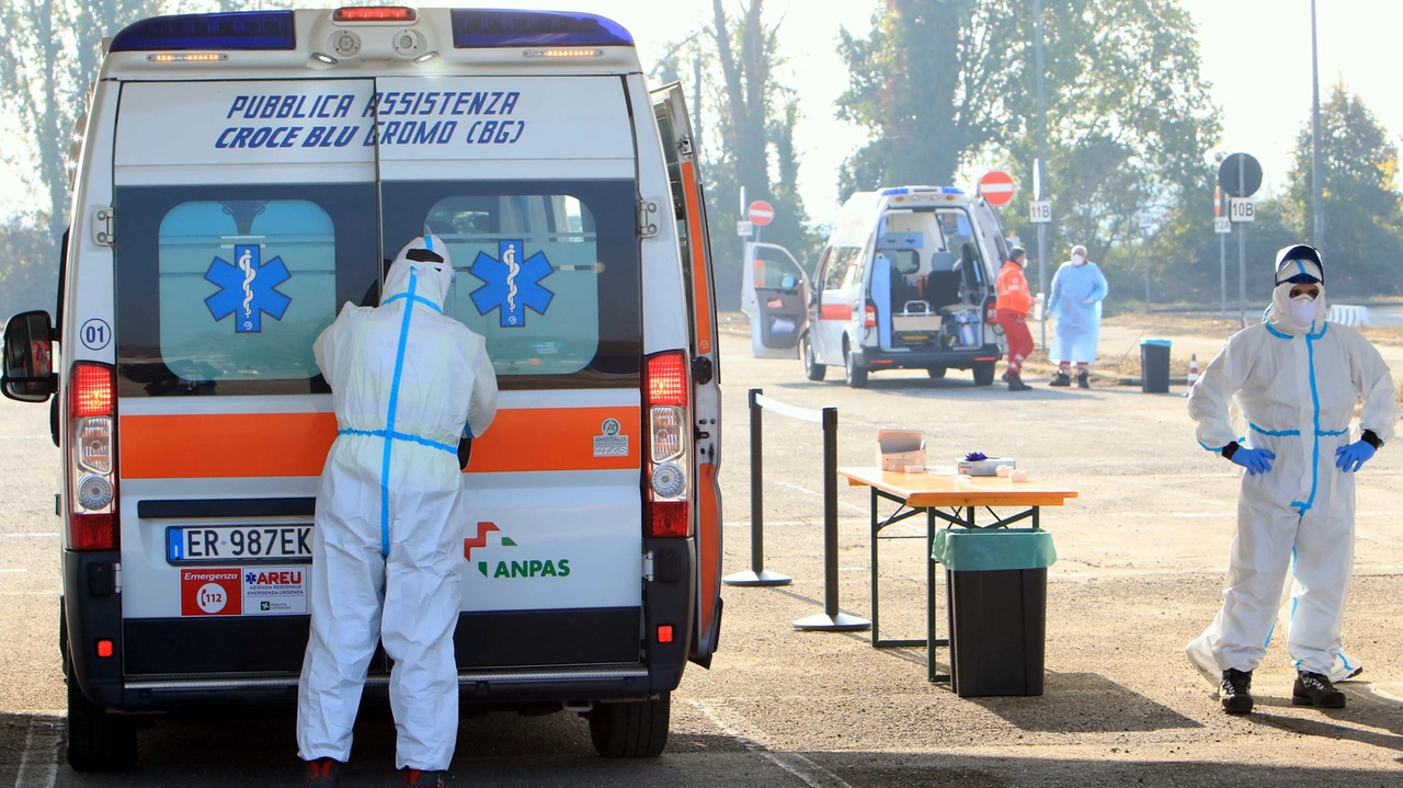 Emergenza Covid a Milano, il checkpoint di via Novara