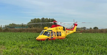 Montevecchia, ciclista travolto da un'auto e sbalzato sull’asfalto: soccorso in elicottero