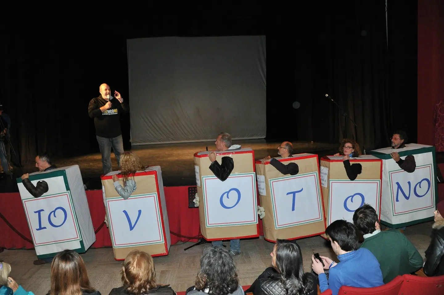 Referendum, Movimento 5 Stelle a Milano per l'evento #IoDicoNo / FOTO