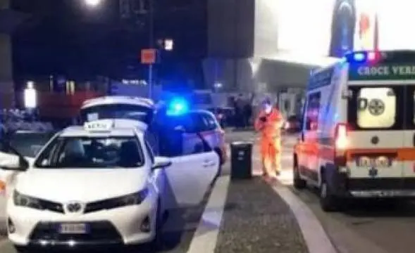 Il bambino nato in taxi davanti all’ospedale