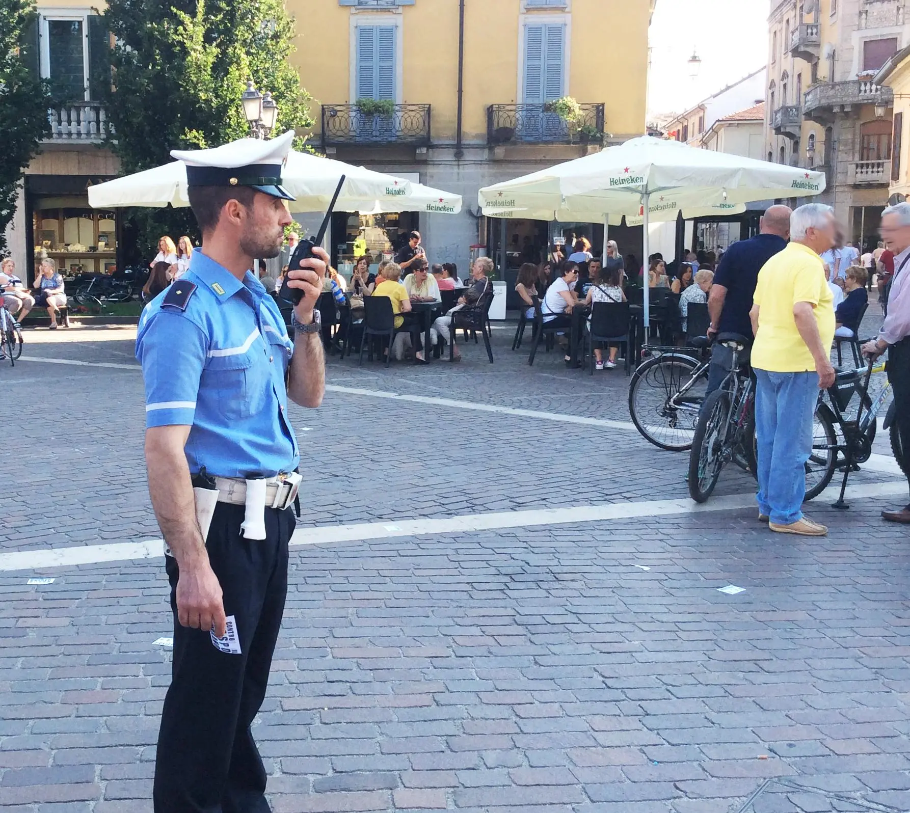 Saronno, turista smarrisce il portafoglio: glielo rimandano in Germania