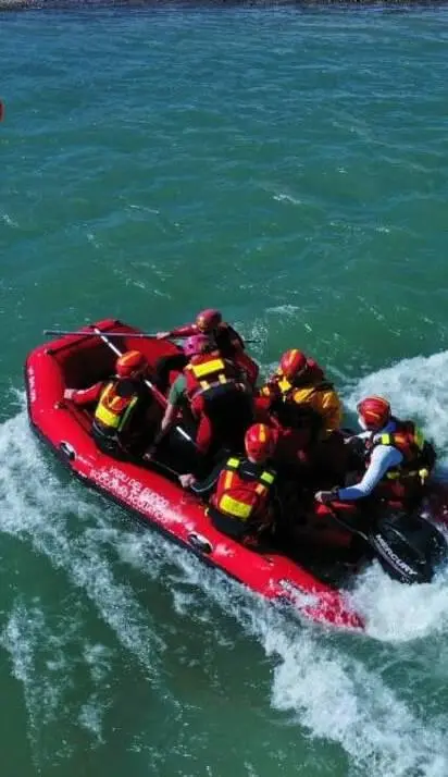 Tuffo nel lago, ripescato cadavere