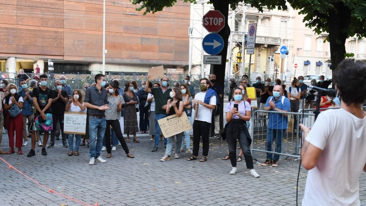 La manifestazione contro la cancellata