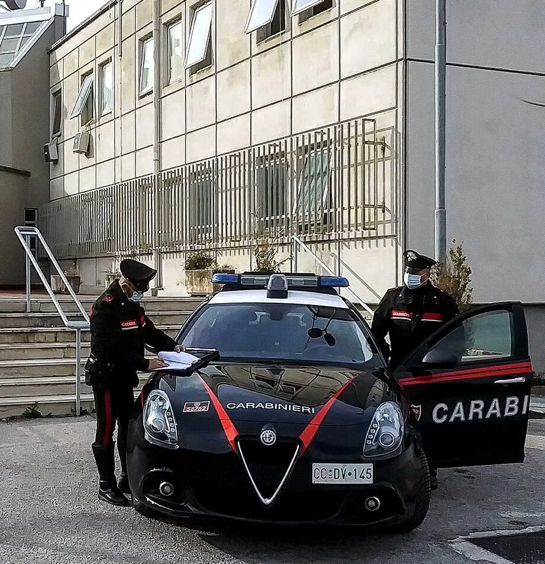 Tortona, ricercato si era nascosto in un sottotetto "bunker": arrestato