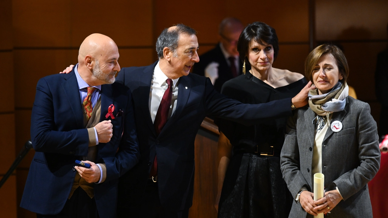 Ambrogino d'Oro per Giulia Tramontano: il premio ritirato dal padre Franco Tramontano e la mamma Loredana Femiano