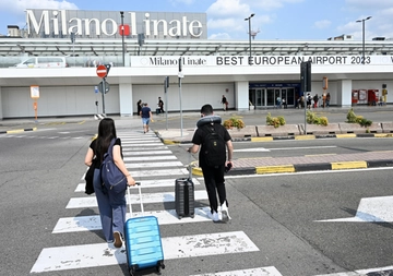 Oltre mezzo milione i lombardi nel mondo: avranno una Giornata dedicata e un ‘ambasciatore’