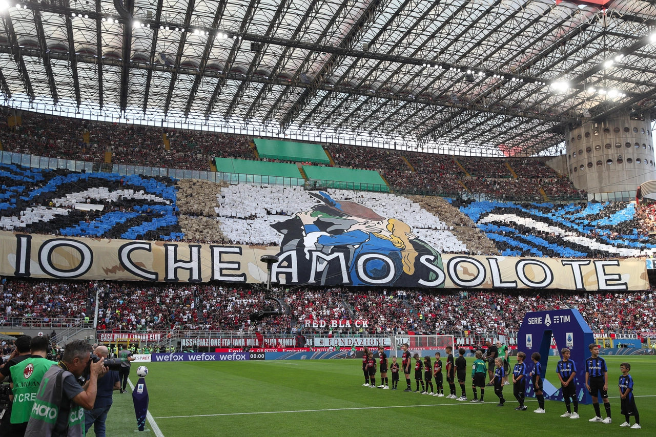 La coreografia dell'Inter (Ansa)