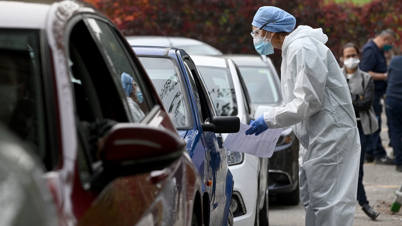 Un drive-through per il tampone in provincia di Milano