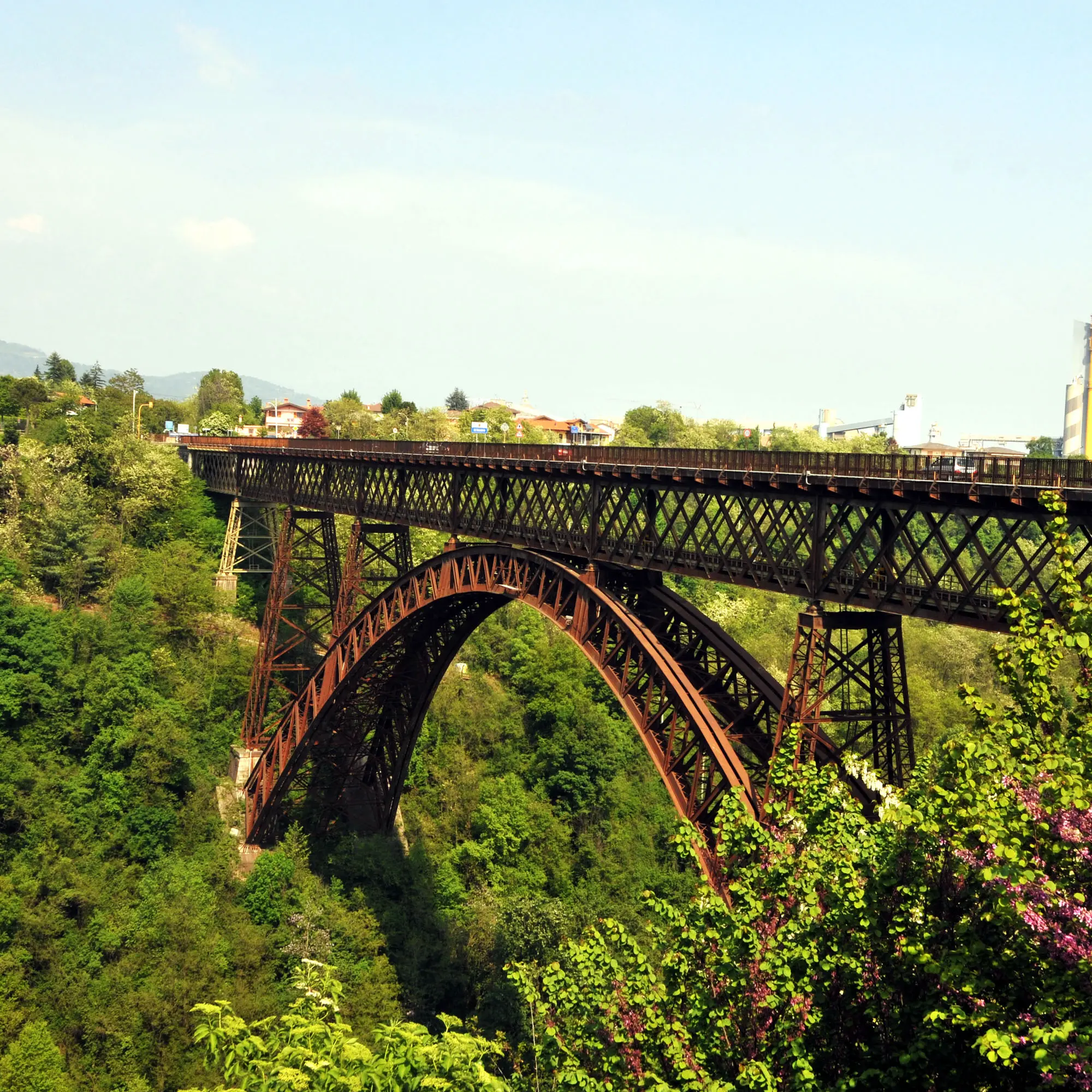 Ponte sull'Adda chiuso, pendolari rassegnati