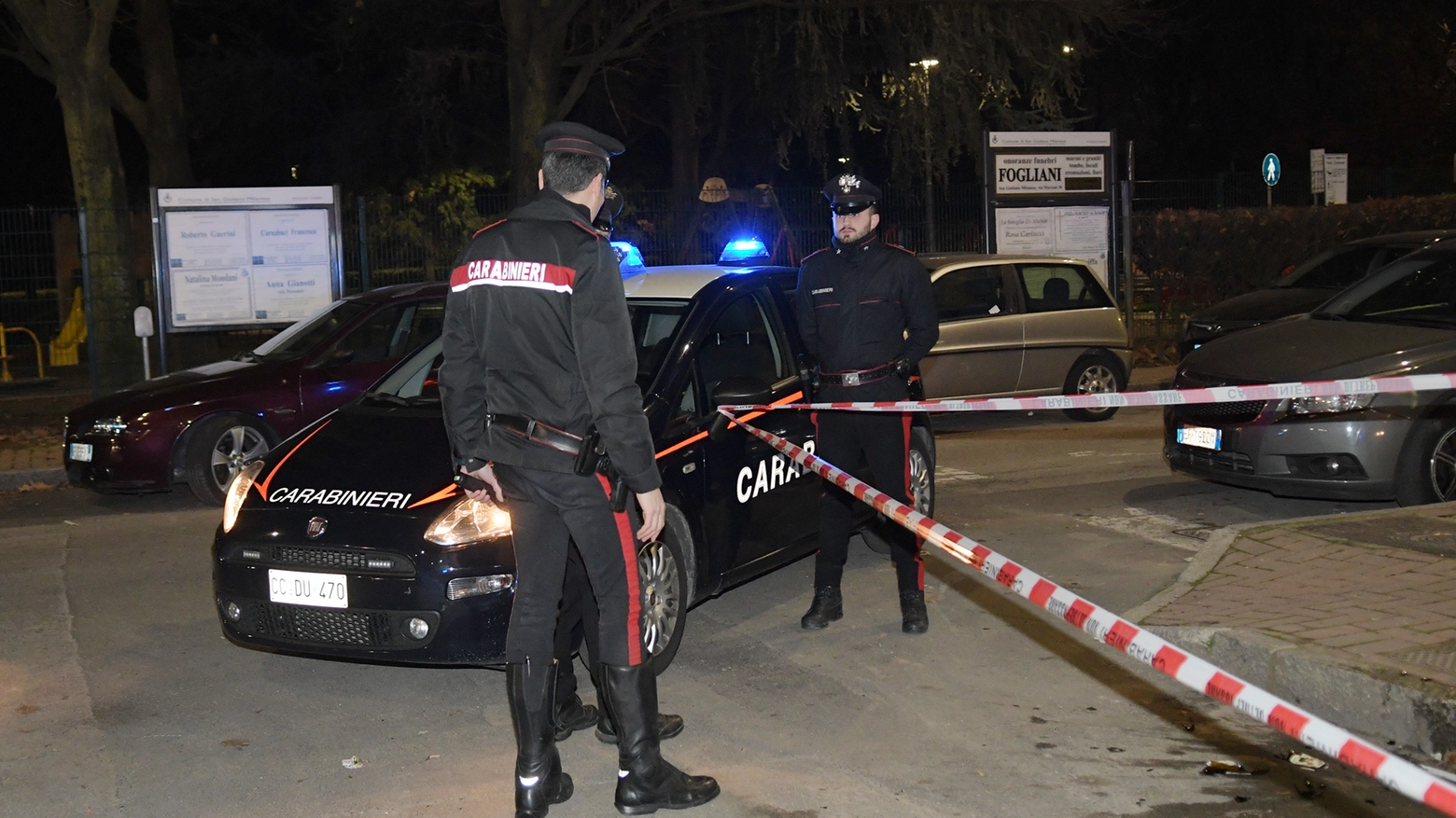 Carabinieri sul luogo della rissa tra due gruppi per il controllo dello spaccio a San Giuliano