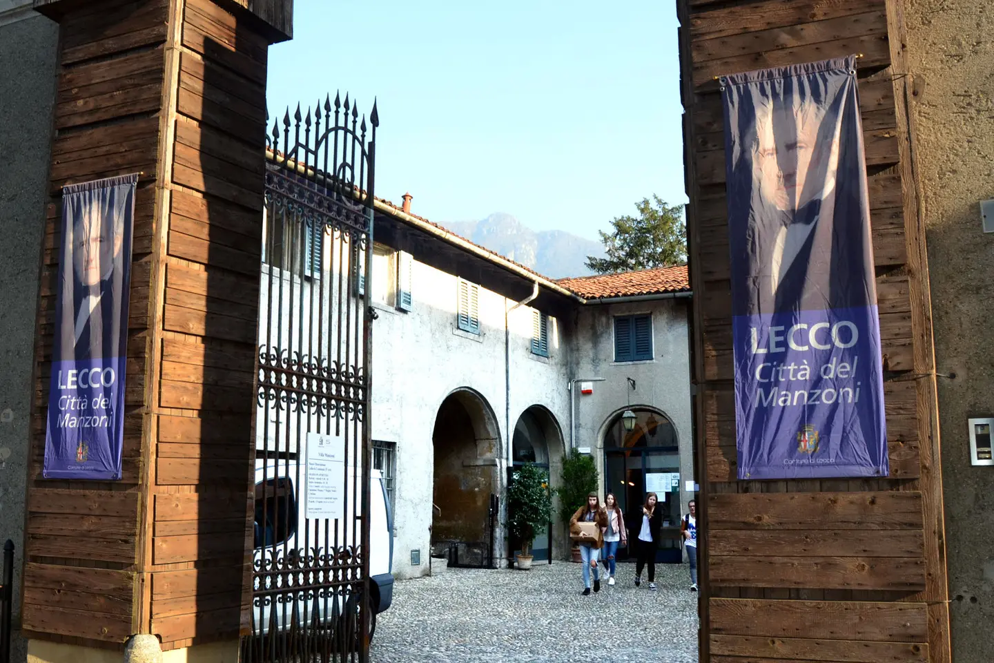 Lecco, a Ferragosto aperti Villa Manzoni e Palazzo delle Paure