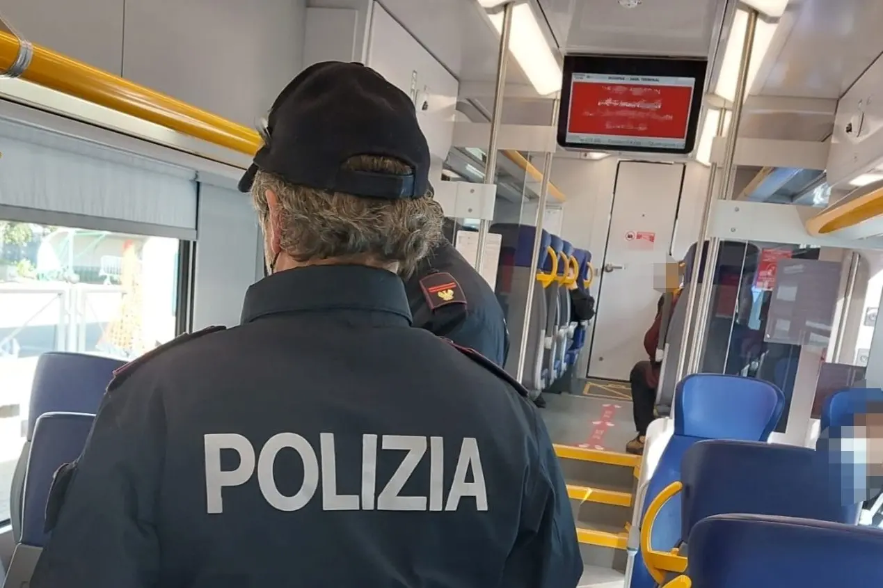 Pioltello, capotreno presa a pugni in faccia dal passeggero che fuma ed è senza biglietto